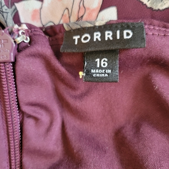 Torrid Halter Neck Cold Shoulder Dress Size 16 - Picture 6 of 6